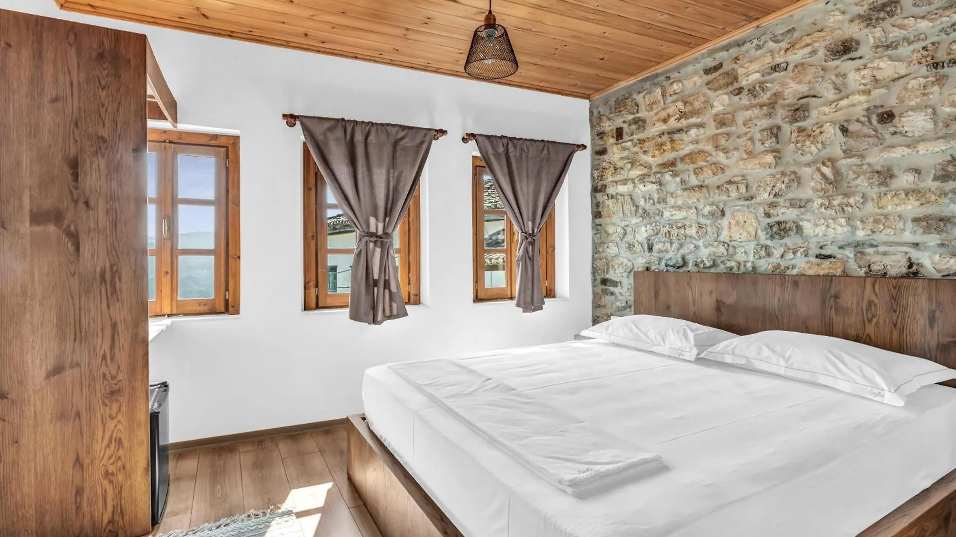 Vila Sofia, Berat Castle